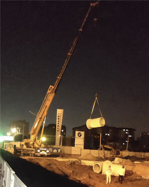 赫章县“弯臂矫正”—— 吊车的 “形变补偿” 技术