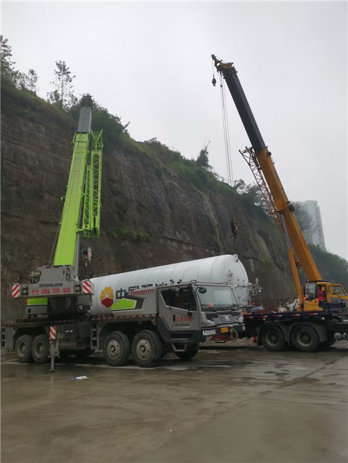 赫章县“不怕风雨冻”—— 吊车的 “恶劣环境适应” 技术